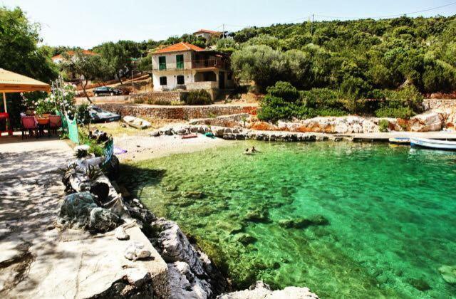 Faros Oasis Apartment Gdinj Bagian luar foto